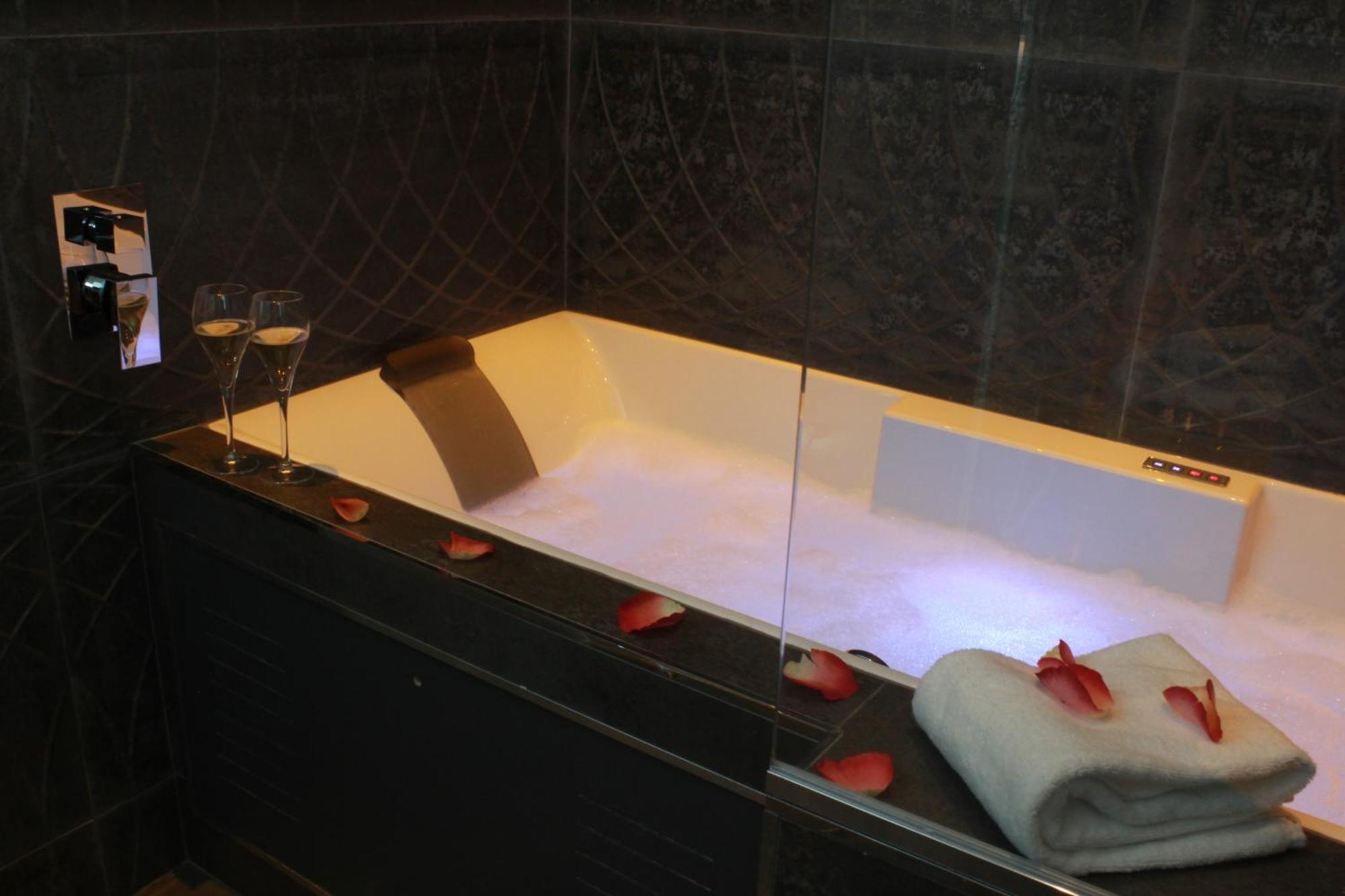 Secret De Paris - Hotel & Spa (Adults Only) Екстериор снимка